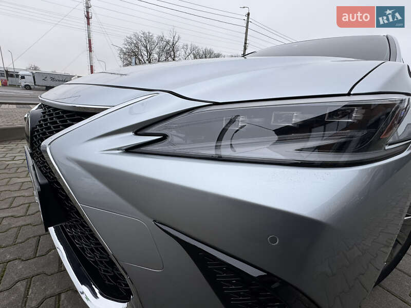 Седан Lexus ES 2023 в Белой Церкви