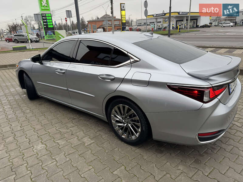 Седан Lexus ES 2023 в Белой Церкви