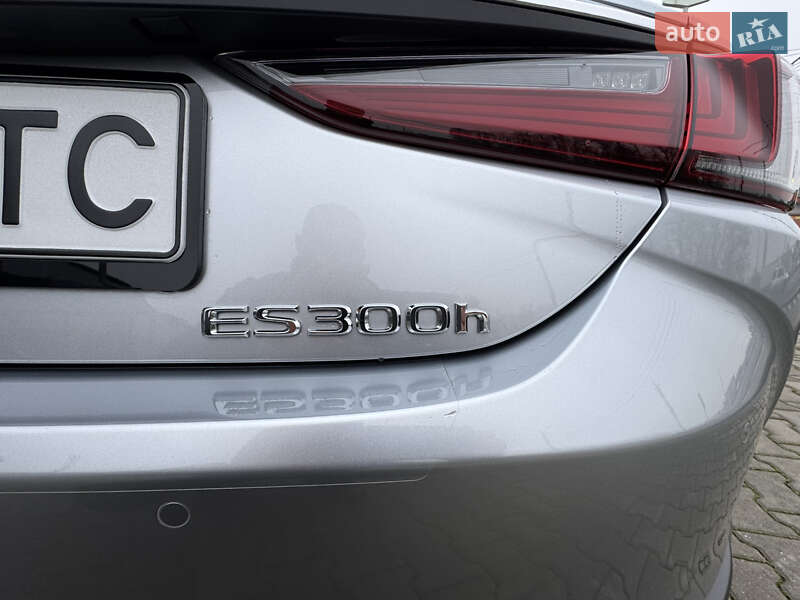 Седан Lexus ES 2023 в Белой Церкви