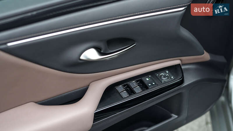 Седан Lexus ES 2023 в Львові фото 13 Седан Lexus ES 2023 в Львові