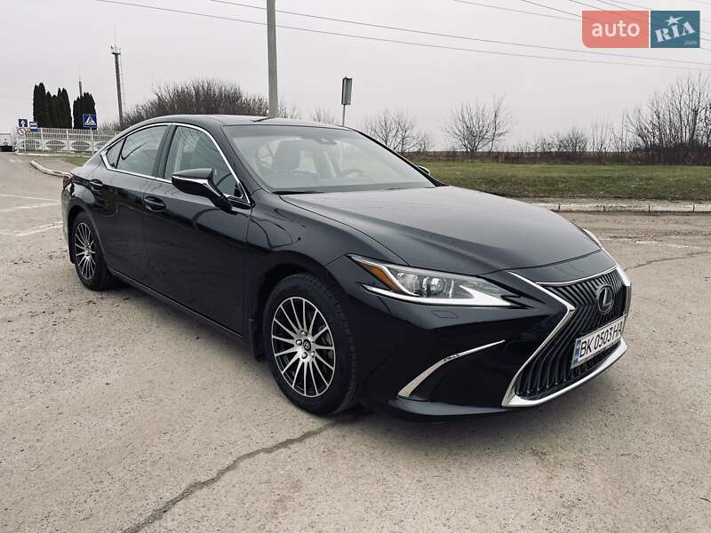 Седан Lexus ES 2019 в Ровно