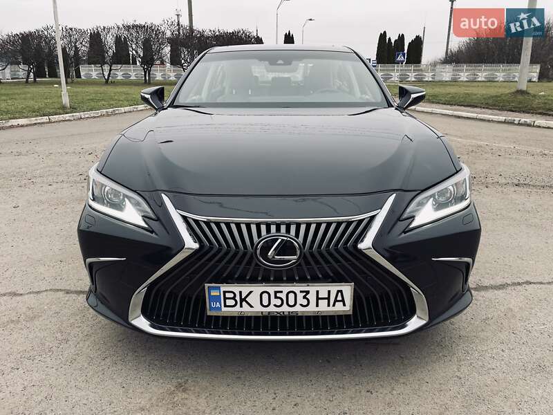 Седан Lexus ES 2019 в Ровно