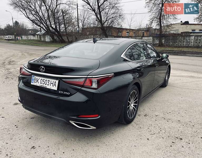 Седан Lexus ES 2019 в Ровно