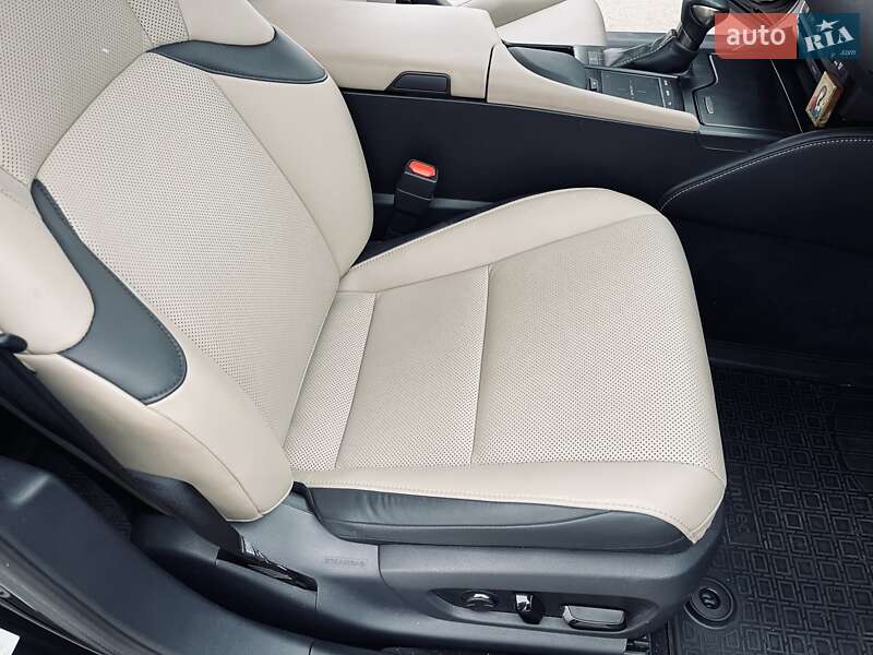 Седан Lexus ES 2019 в Ровно