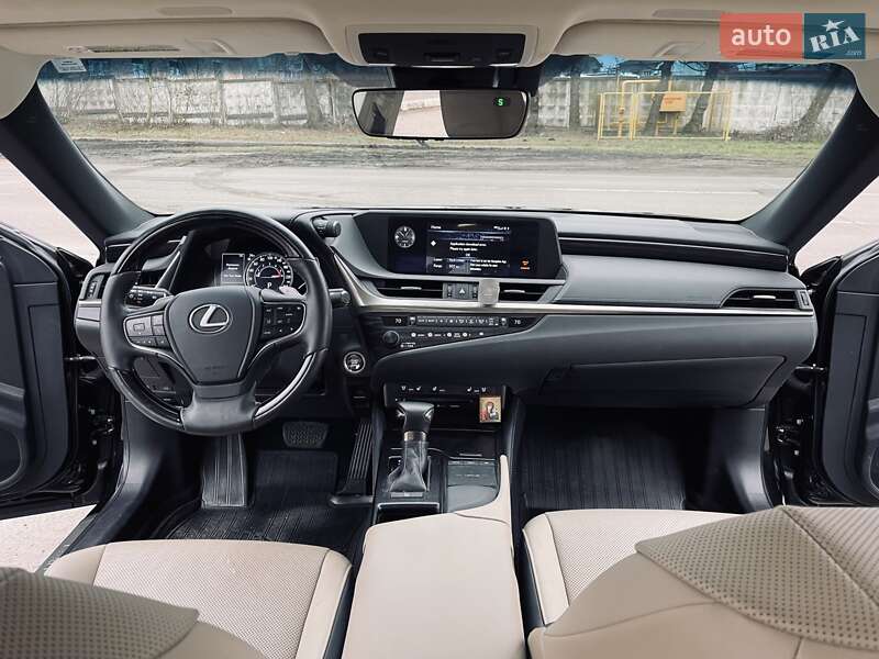 Седан Lexus ES 2019 в Ровно