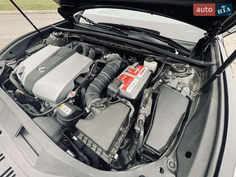 Седан Lexus ES 2019 в Ровно