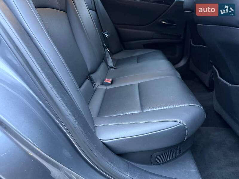 Седан Lexus ES 2020 в Днепре