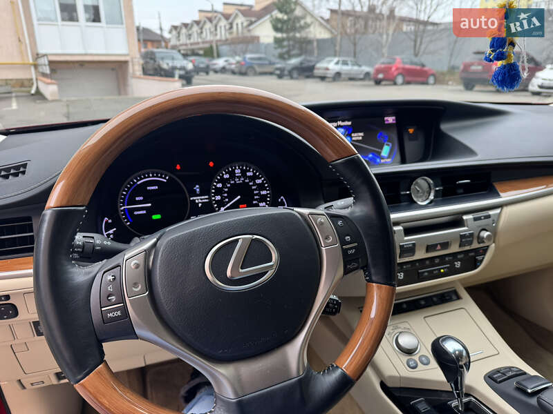 Седан Lexus ES 2013 в Софиевской Борщаговке