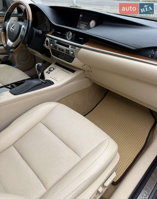 Седан Lexus ES 2014 в Ивано-Франковске фото 7 Седан Lexus ES 2014 в Ивано-Франковске