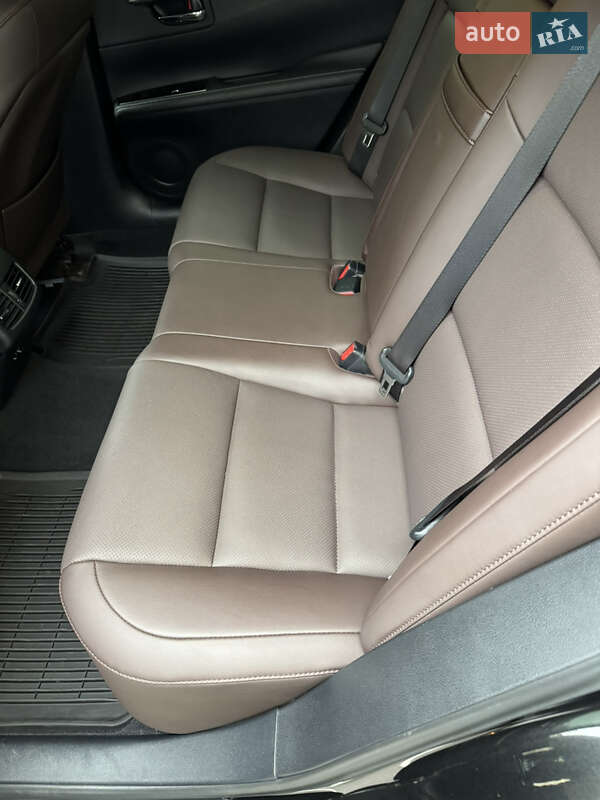 Седан Lexus ES 2018 в Киеве