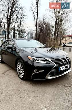 Седан Lexus ES 2016 в Киеве