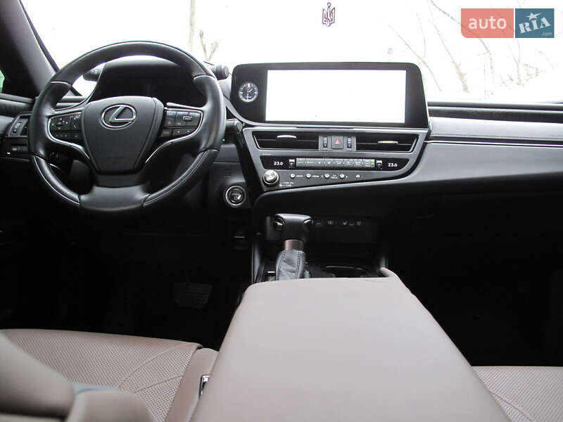 Седан Lexus ES 2024 в Киеве