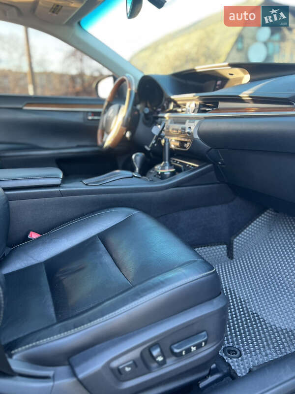 Седан Lexus ES 2013 в Софиевской Борщаговке