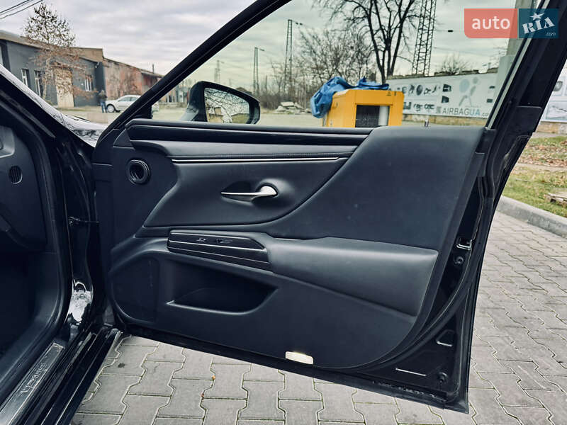 Седан Lexus ES 2019 в Одессе