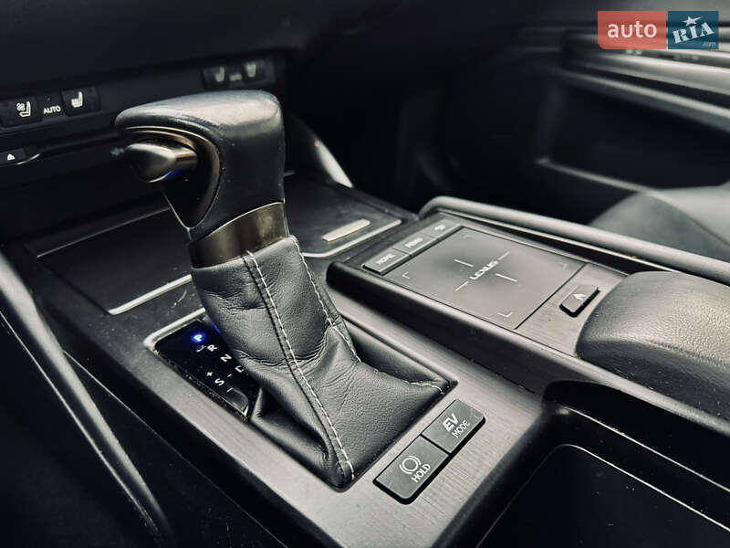 Седан Lexus ES 2019 в Одессе