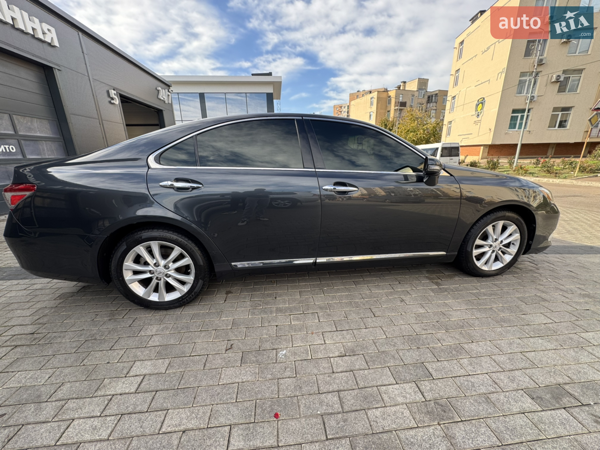2011 Lexus ES - мініатюра 8