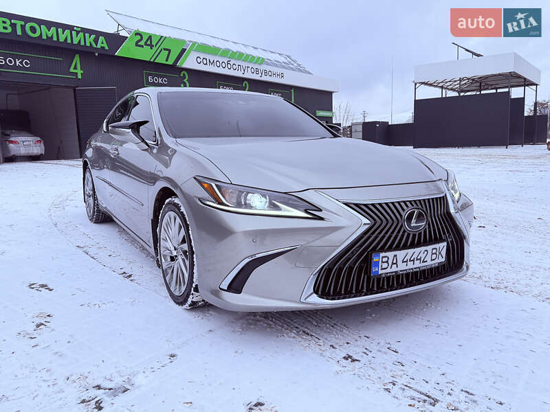 Lexus ES 2018
