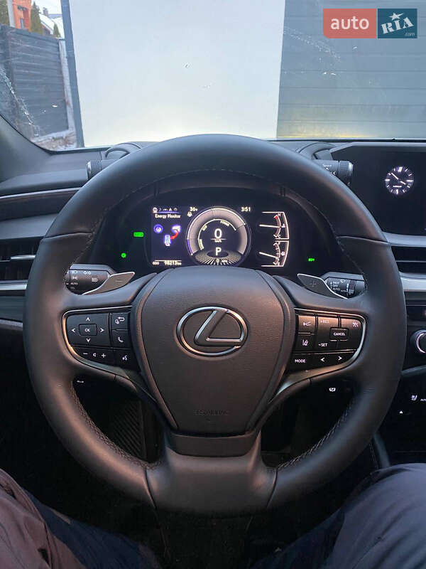 Седан Lexus ES 2019 в Киеве
