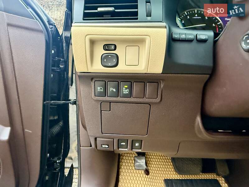 Седан Lexus ES 2018 в Одесі