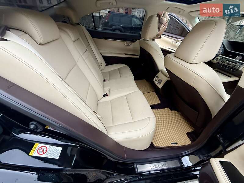 Седан Lexus ES 2018 в Одесі