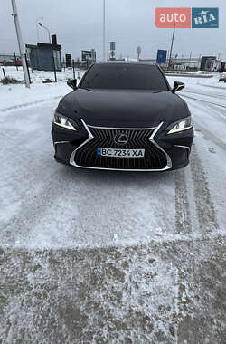 Седан Lexus ES 2020 в Львові