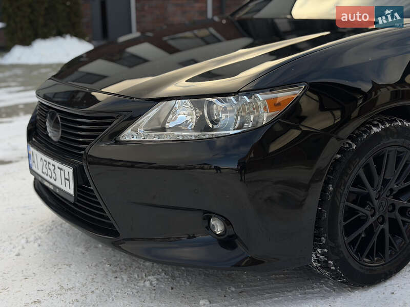 Седан Lexus ES 2014 в Умани
