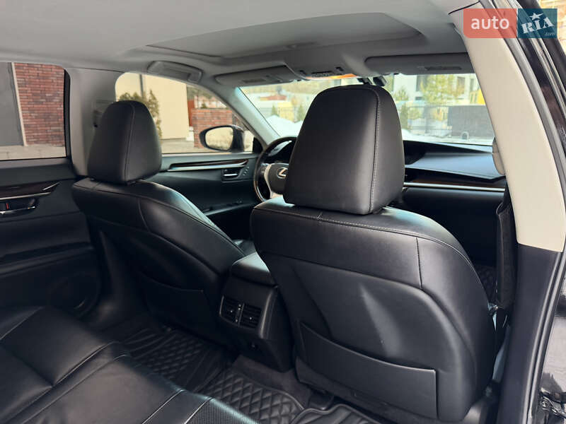 Седан Lexus ES 2014 в Умани