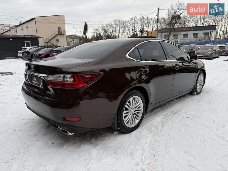 Седан Lexus ES 2016 в Виннице