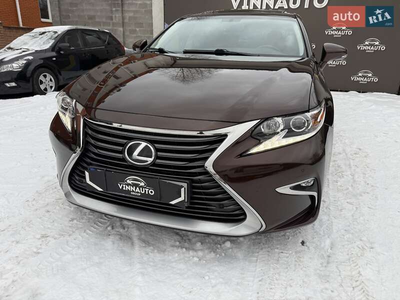 Седан Lexus ES 2016 в Виннице