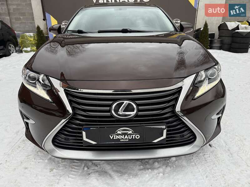 Седан Lexus ES 2016 в Виннице