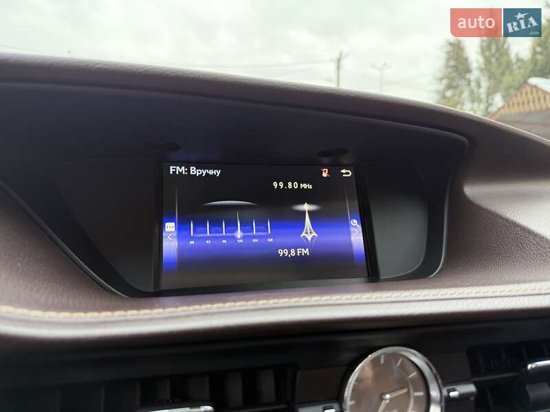 Седан Lexus ES 2016 в Виннице