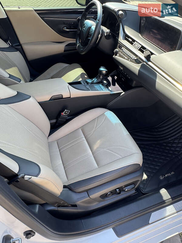 Седан Lexus ES 2020 в Одессе