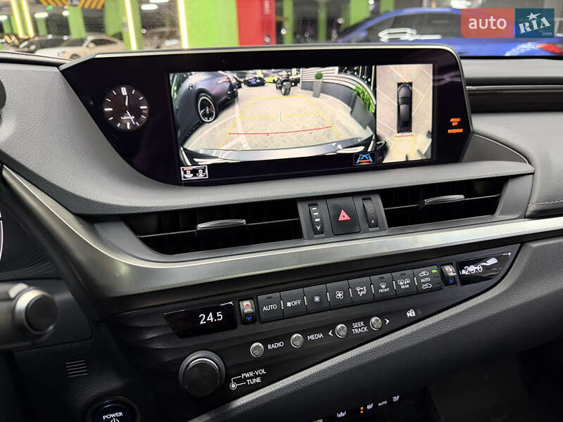 Седан Lexus ES 2018 в Киеве фото 24 Седан Lexus ES 2018 в Киеве