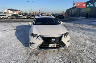 Седан Lexus ES 2018 в Киеве