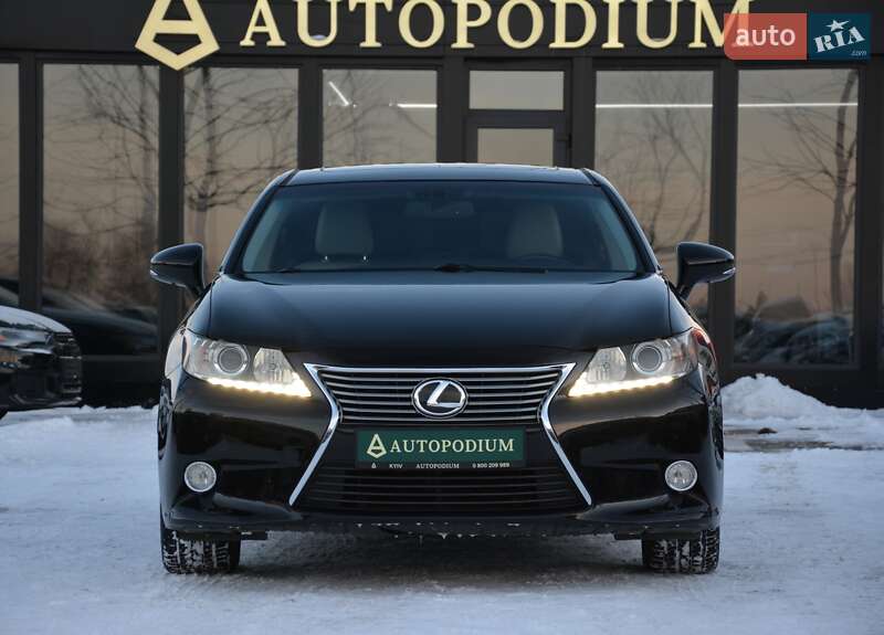 Седан Lexus ES 2013 в Киеве