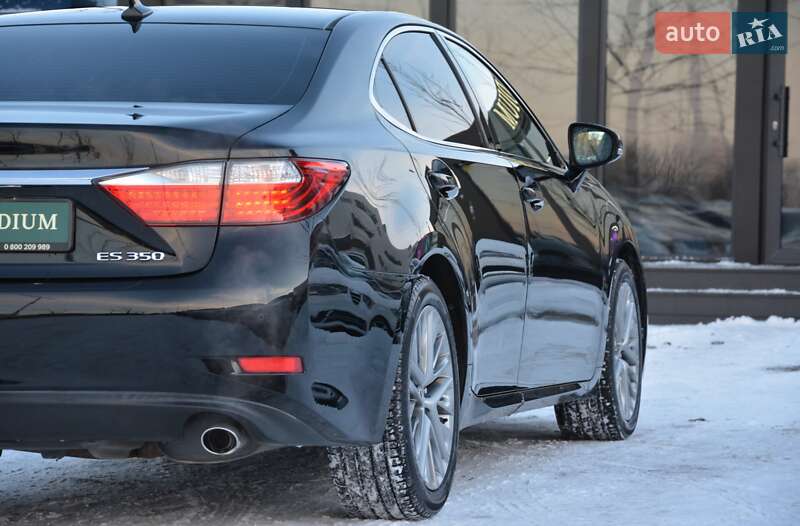 Седан Lexus ES 2013 в Киеве