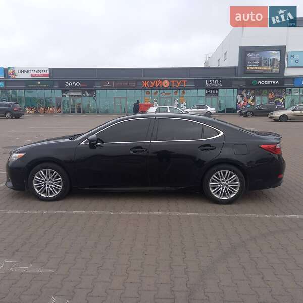 Седан Lexus ES 2014 в Киеве