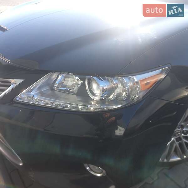 Седан Lexus ES 2014 в Киеве