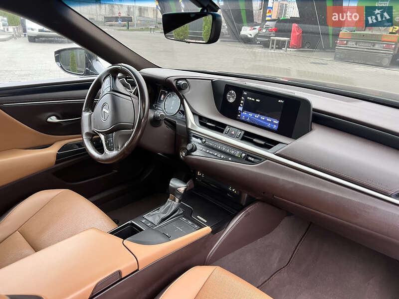 Седан Lexus ES 2019 в Днепре