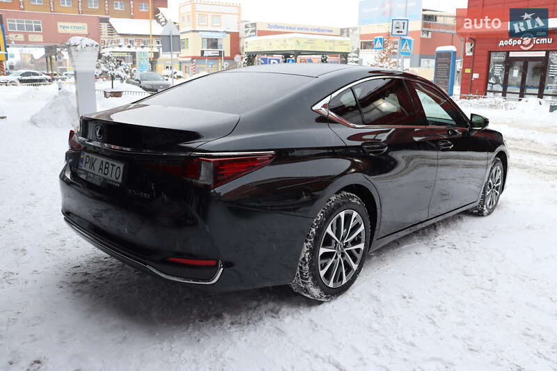 Седан Lexus ES 2022 в Львове