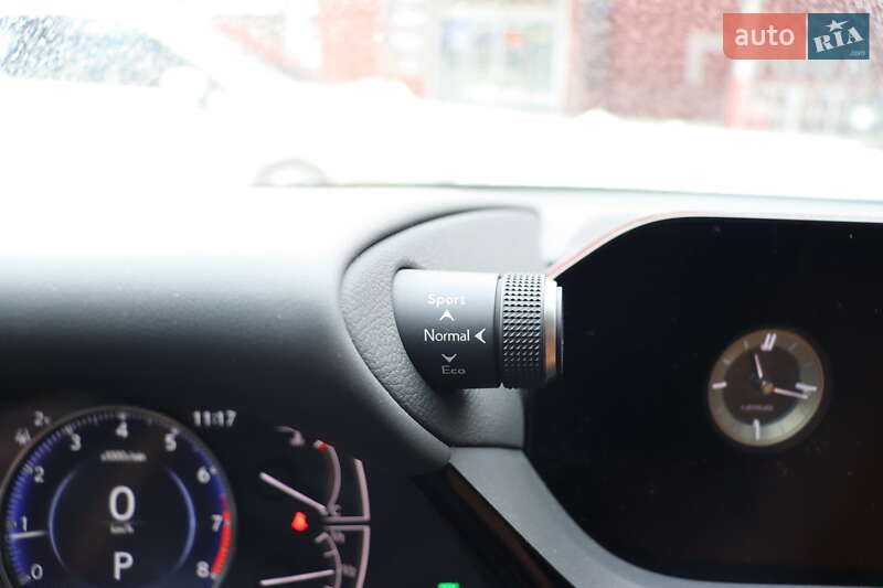 Седан Lexus ES 2022 в Львове