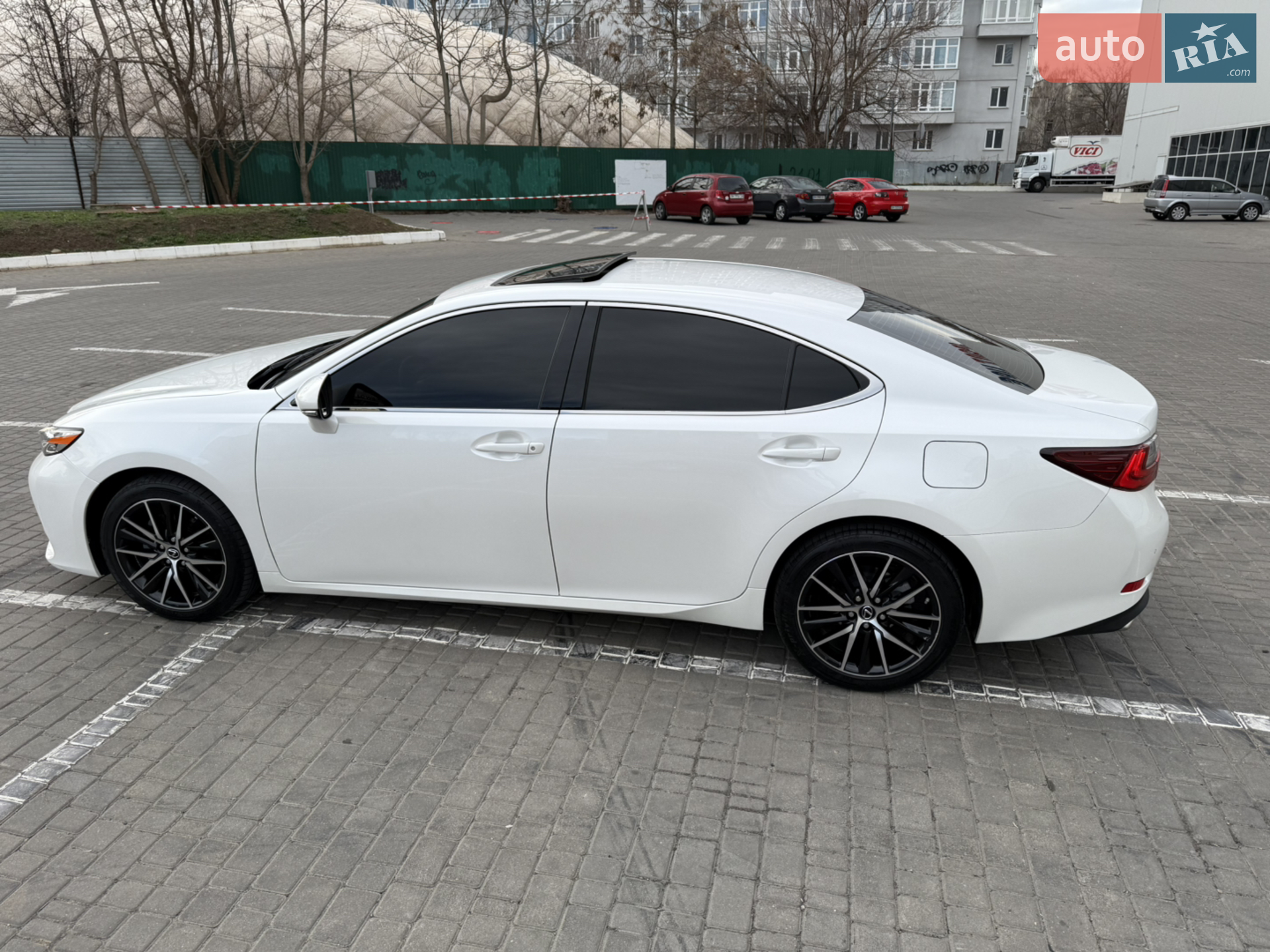 2017 Lexus ES - мініатюра 14