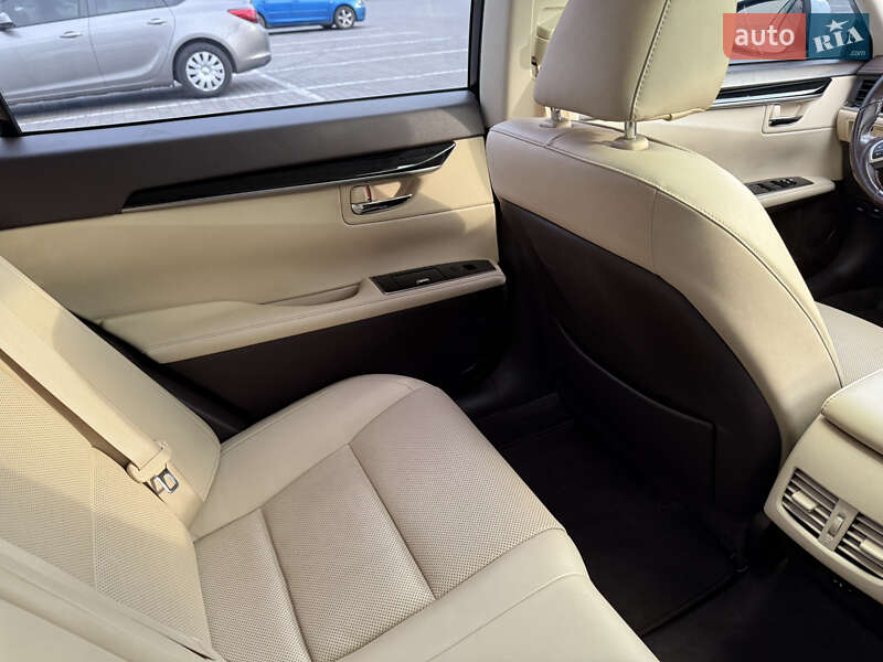 Седан Lexus ES 2017 в Одессе