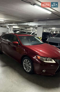 Седан Lexus ES 2014 в Дніпрі