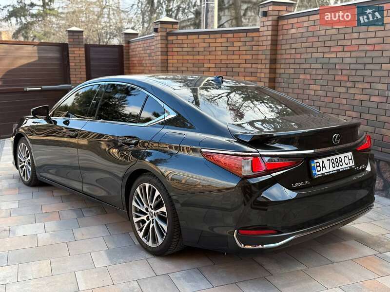 Седан Lexus ES 2020 в Кропивницком