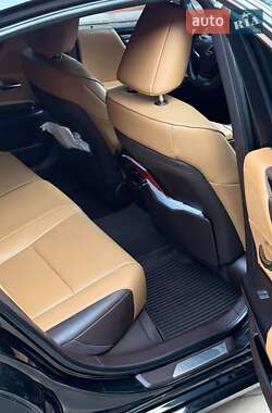 Седан Lexus ES 2020 в Кропивницком