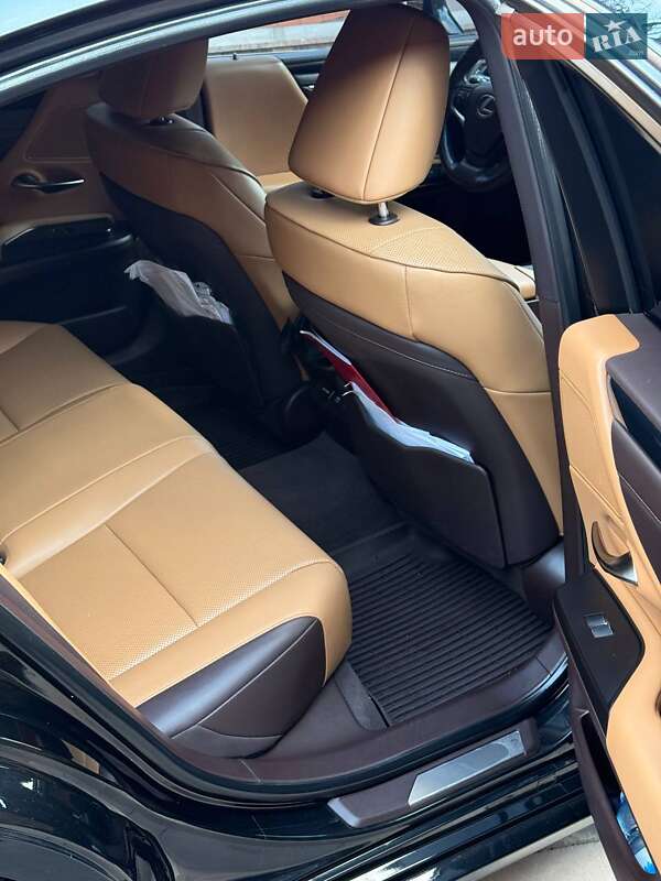 Седан Lexus ES 2020 в Кропивницком