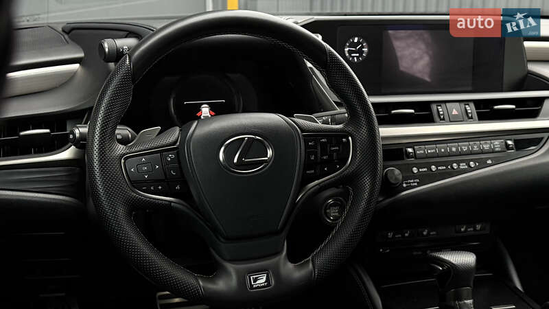 Седан Lexus ES 2019 в Виннице