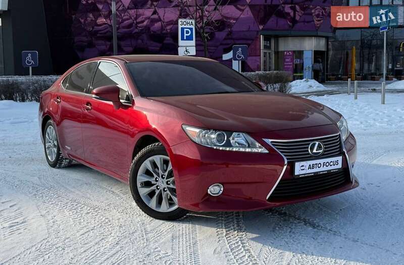 Седан Lexus ES 2014 в Киеве