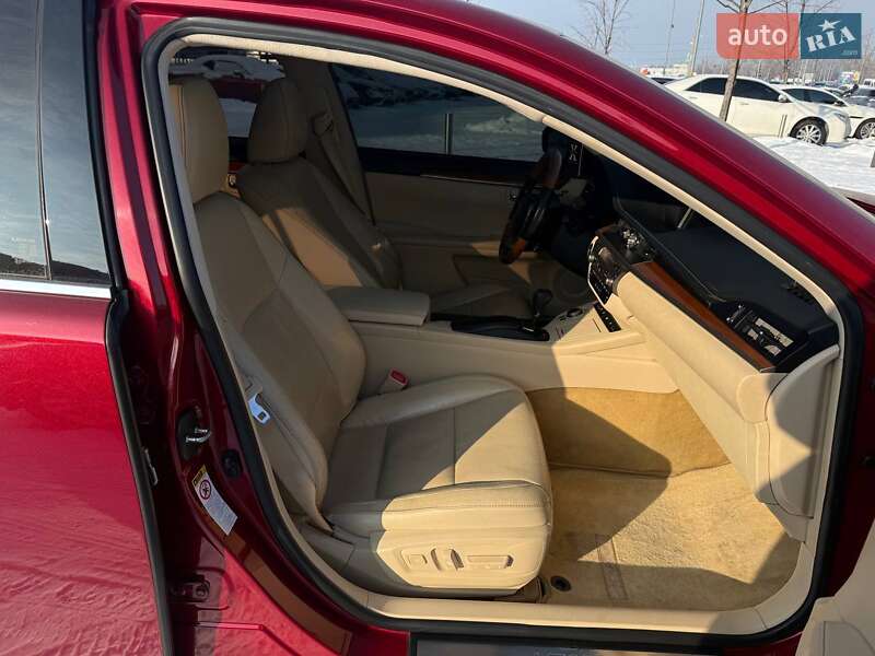 Седан Lexus ES 2014 в Киеве